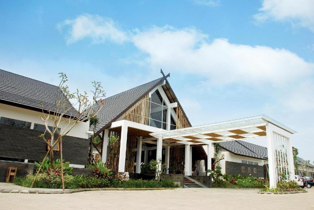 Rumah Kito Resort Hotel Jambi By Waringin Hospitality Dış mekan fotoğraf