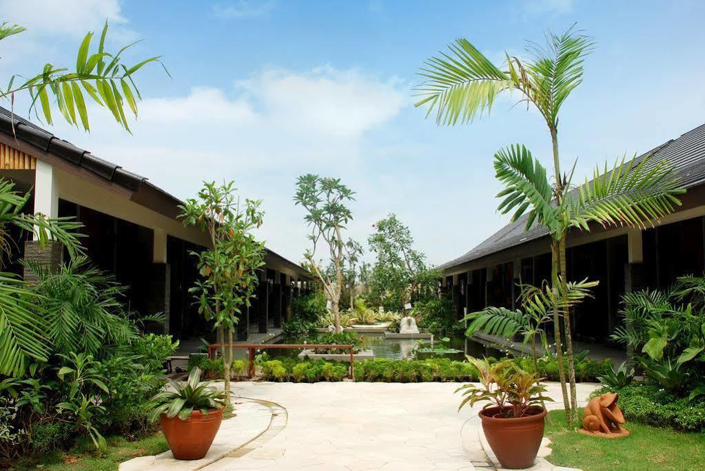 Rumah Kito Resort Hotel Jambi By Waringin Hospitality Dış mekan fotoğraf